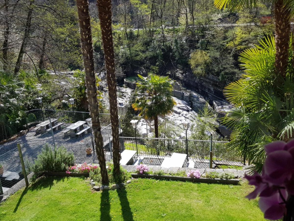 Ristorante Charme Hotel Tre Terre Ponte Brolla 外观 照片
