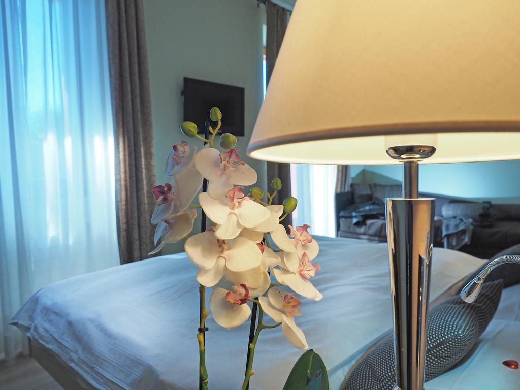 Ristorante Charme Hotel Tre Terre Ponte Brolla 外观 照片