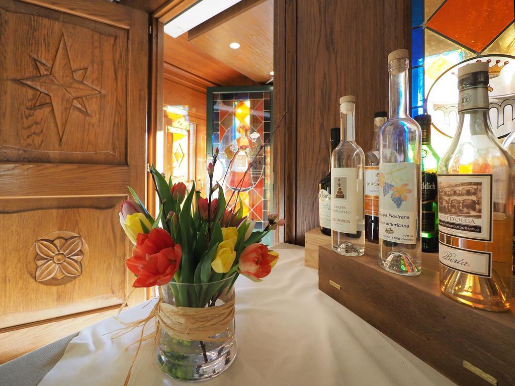 Ristorante Charme Hotel Tre Terre Ponte Brolla 外观 照片