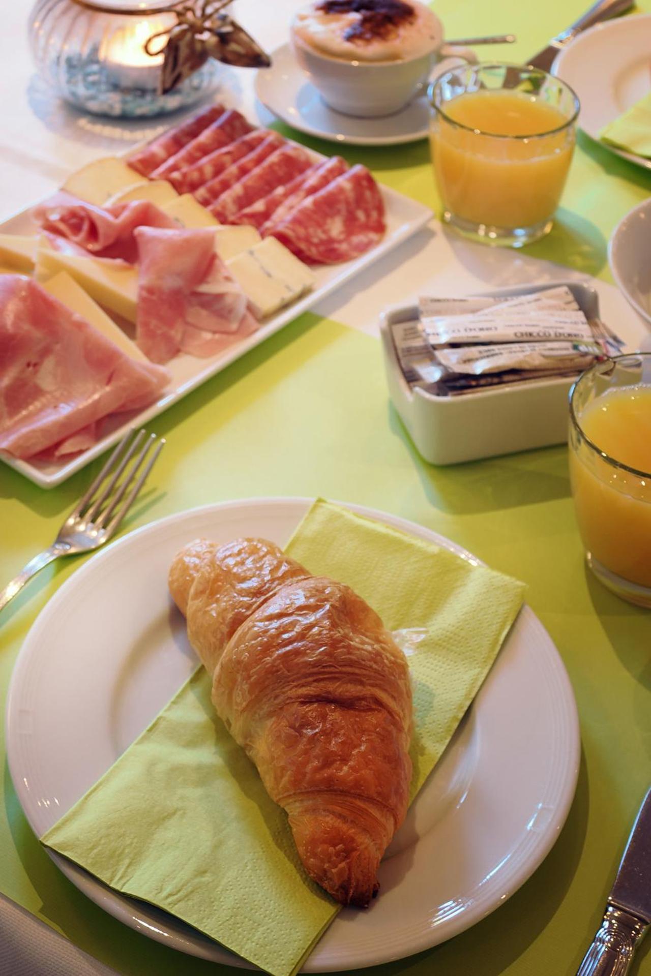 Ristorante Charme Hotel Tre Terre Ponte Brolla 外观 照片