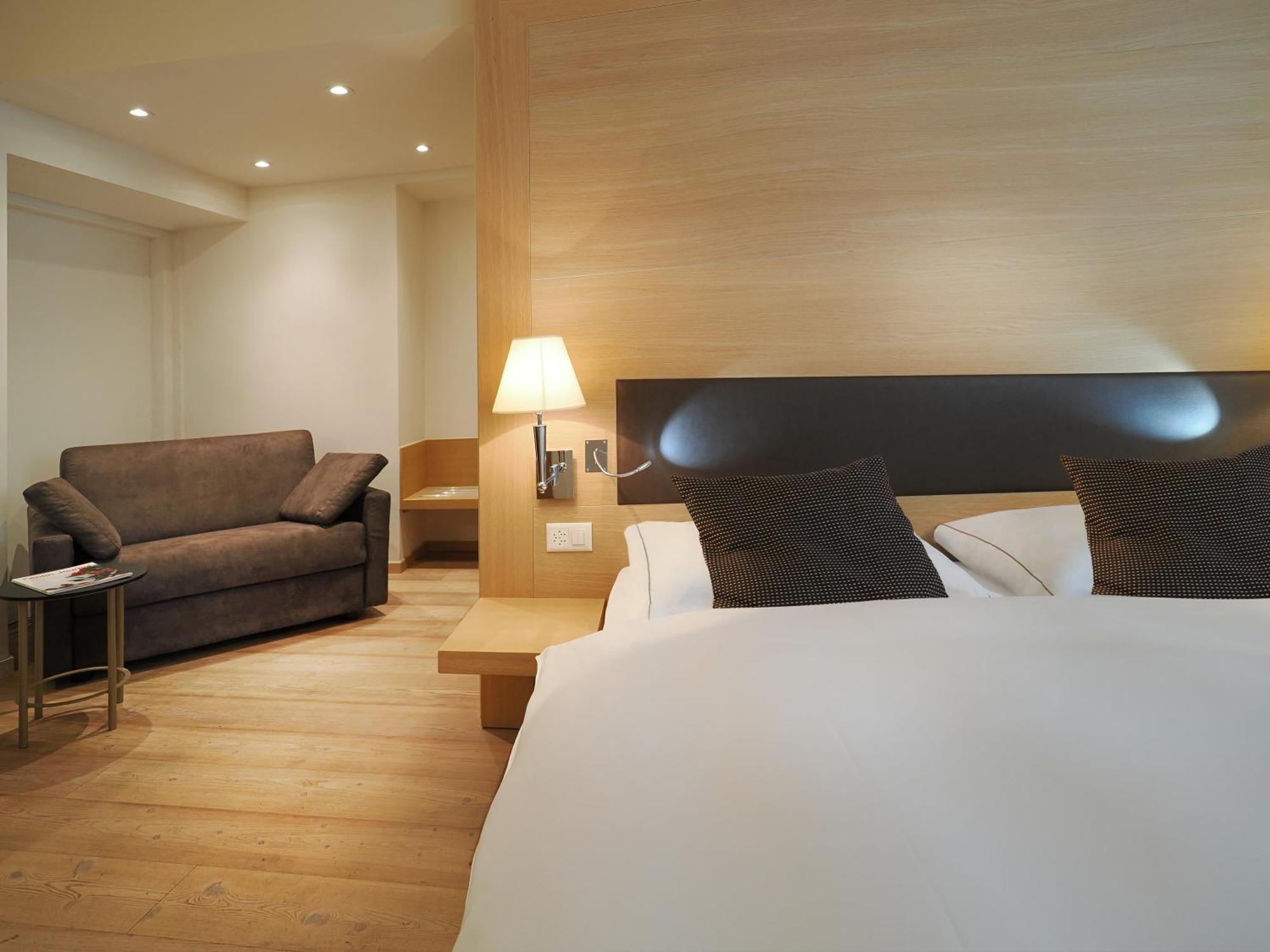 Ristorante Charme Hotel Tre Terre Ponte Brolla 外观 照片