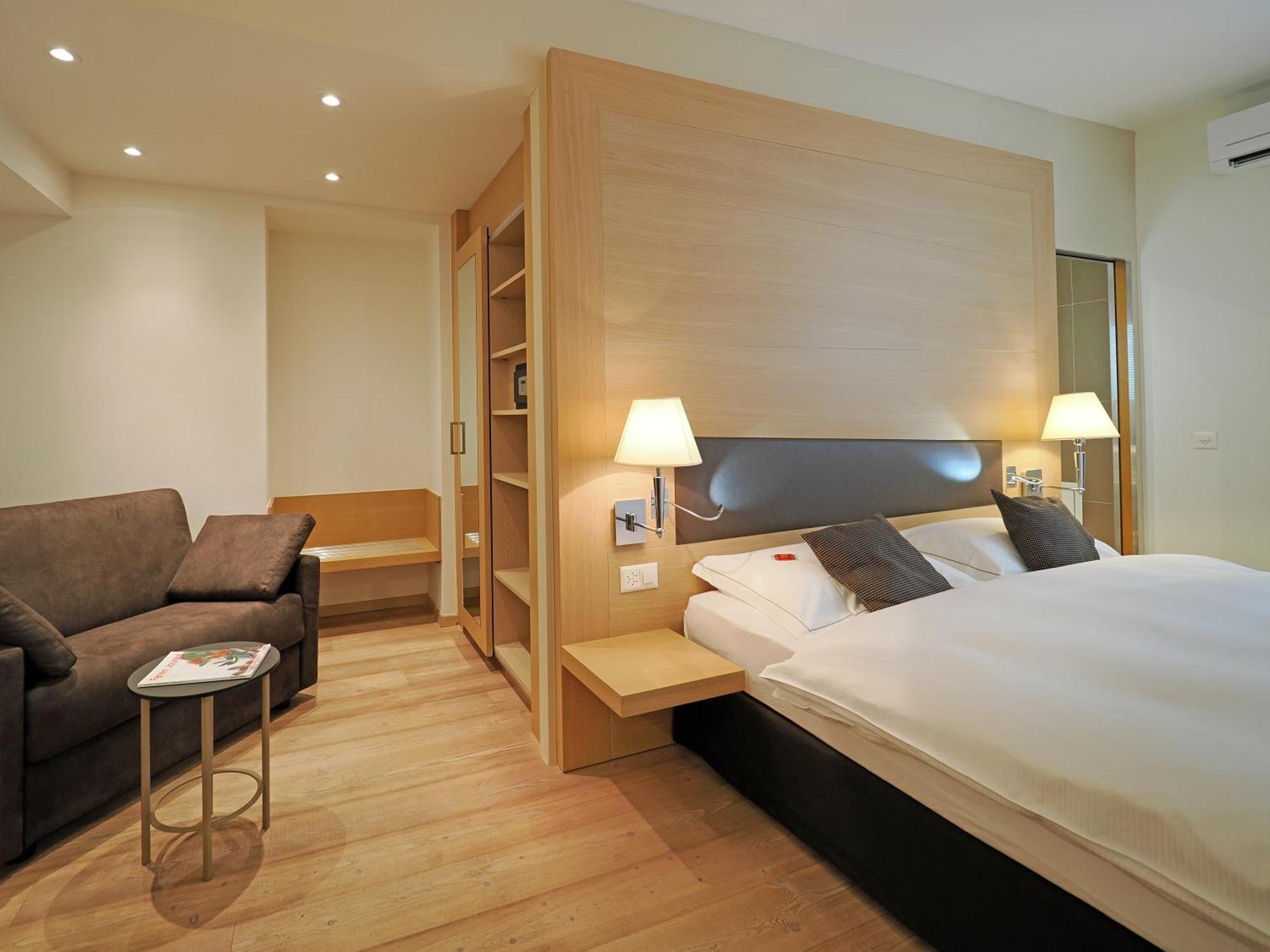 Ristorante Charme Hotel Tre Terre Ponte Brolla 外观 照片